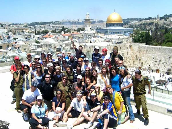 כניסה עם קבוצה למרכז אש התורה