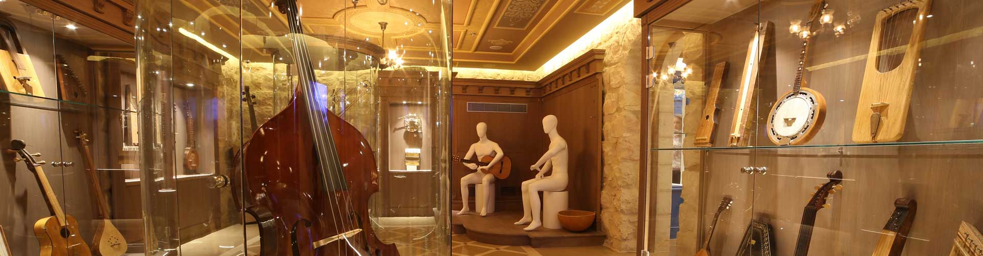 מוזיאון המוסיקה בירושלים - כיכר המוזיקה